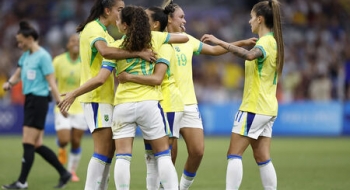 Brasil derrota Espanha e garante lugar na final do futebol feminino